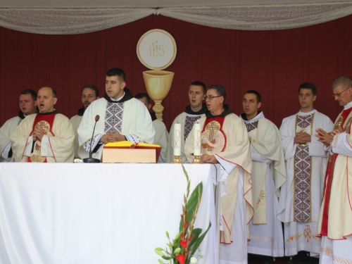 FOTO: Mlada misa fra Antonia Baketarića u Rumbocima