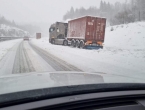 Hrvatska: Snijeg napravio kaos na prometnicama
