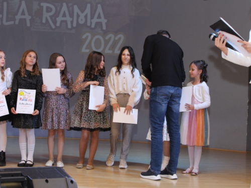 FOTO: Karla Bošnjak pobjednica dječjeg festivala ''Mala Rama 2022.''