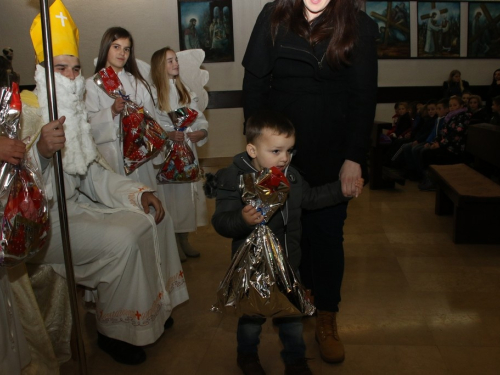 ​FOTO: Sv. Nikola s radošću dočekan u župi Rumboci