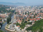 Sarajevo: Otac nosio blizanke, spotaknuo se i pao, jedna beba umrla