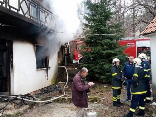 Tomislavgrad: Požar na obiteljskoj kući u Kongori
