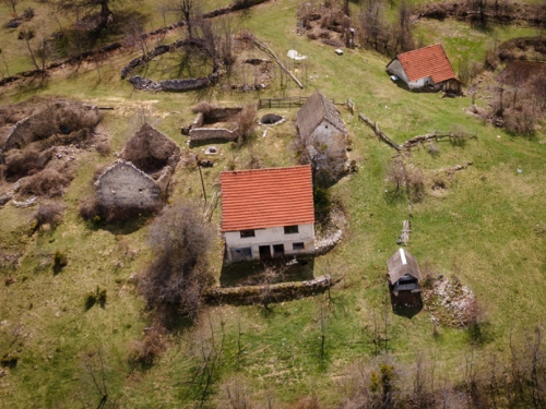 VIDEO: Gornje Maglice prepuštene zubu vremena