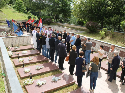 FOTO/VIDEO: Prvi susret iseljenih Uzdoljana i Dan 3. bojne brigade Rama i branitelja Uzdola