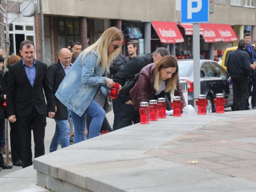 FOTO: Povodom Svih svetih u Prozoru zapaljene svijeće za poginule i preminule branitelje