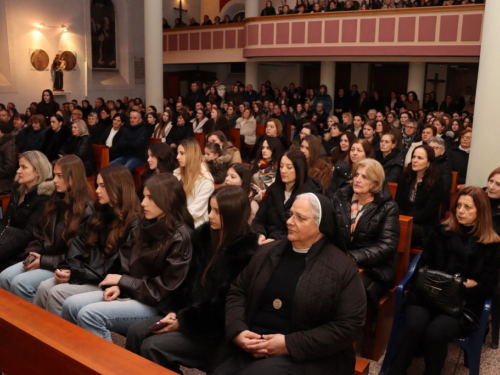 Veličanstvena završnica u Rami: ''Čuvarice'' koncertom u Prozoru zaključile korizmenu turneju