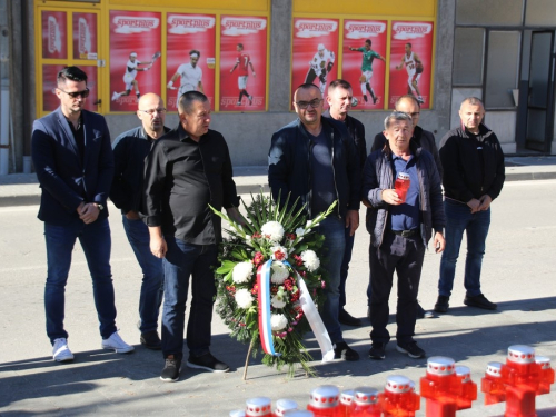 FOTO: Povodom Svih svetih u Prozoru zapaljene svijeće za poginule i preminule branitelje