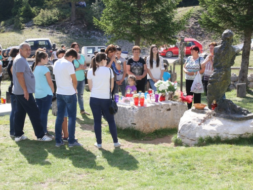 FOTO/VIDEO: Na Vran planini služena misa za poginule duvandžije