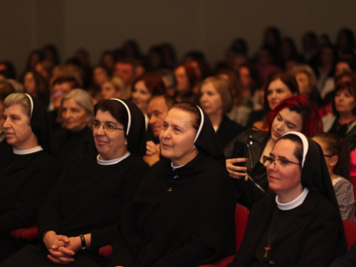 FOTO/VIDEO: Večer etno pjesme u Prozoru