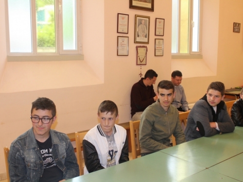 FOTO: Travnički sjemeništarci posjetili župu Prozor