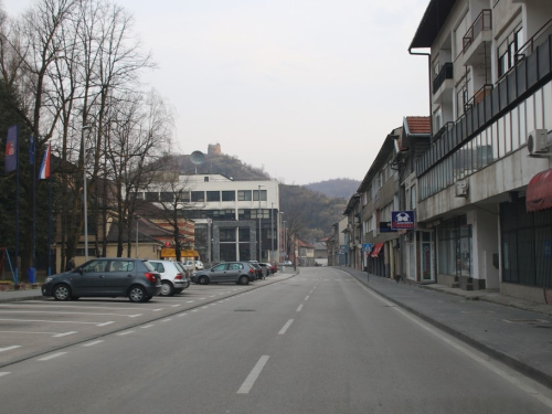 FOTO: U Prozoru se poštuju naredbe - na ulicama nema nikoga!