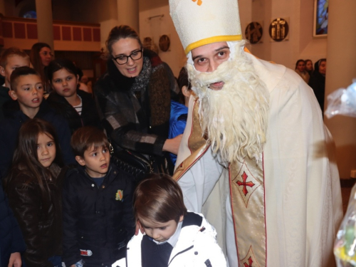 FOTO: Sv. Nikola posjetio župu Prozor