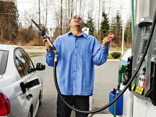 Evo za koliko bi pala cijena goriva da država ukine trošarine