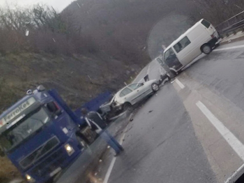 Prometna nesreća kod Jablanice, tri osobe povrijeđene