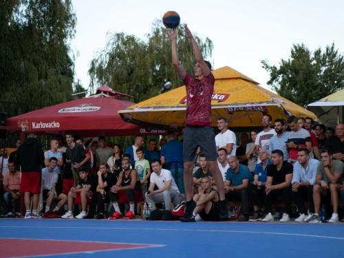 FOTO: Ekipa ''La Pont'' pobjednik 18. Streetball Rama 2020.