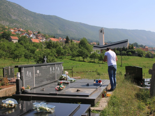 FOTO: Obilježena 23. obljetnica pogibije Šimuna Fofića Fofe