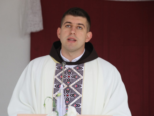 FOTO: Mlada misa fra Antonia Baketarića u Rumbocima