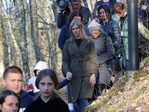 FOTO: Put križa kroz fratarski gaj na Šćitu