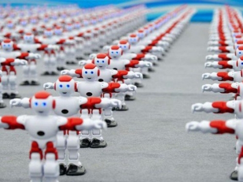 Ples 1.000 robota ušao u Guinnessovu knjigu rekorda