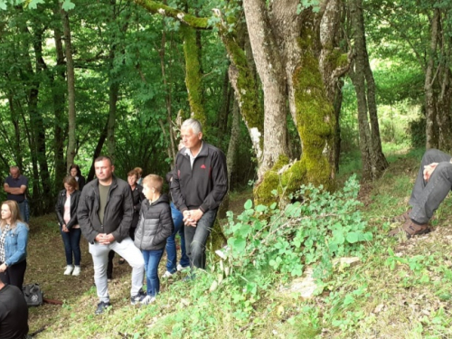 FOTO| Hodočašće na grob svećenika-mučenika fra Stjepana Barišića u župi Uzdol