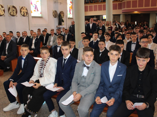 FOTO: Krizma u župi Prozor