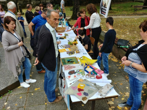 FOTO: Udruga ''Djeca nade'' organizirala izložbu u Prozoru