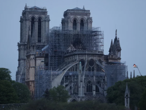 Prve fotografije: Ovako Notre Dame izgleda nakon požara...