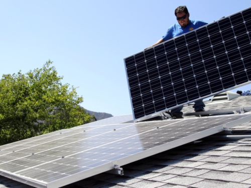 Reuters: U kineskim solarnim panelima prodanim SAD-u pronađeni prekidači za gašenje