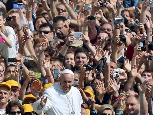 Papa Franjo se sjetio onih koji prkose vrućini