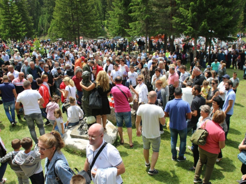 FOTO/VIDEO: Tisuće vjernika na Kedžari proslavilo Divin dan