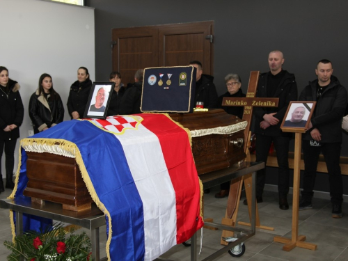 FOTO: Pokopan Marinko Zelenika, stotine ljudi na ispraćaju