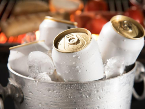 Evo zašto pivo dolazi u aluminijskim limenkama