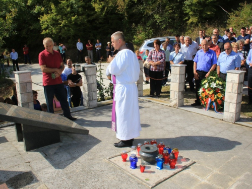 FOTO: Obilježena 22. obljetnica stradanja Hrvata na Hudutskom