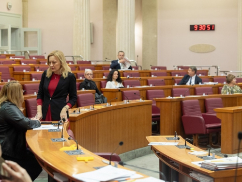 Hrvatski sabor: 35 zastupnika dalo ostavku ili stavilo mandat u mirovanje