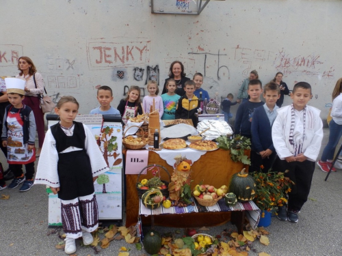 FOTO: Dani kruha u OŠ fra Jeronima Vladića Ripci