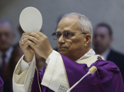 Papa kritizirao Trumpa: ''Rat nije videoigra, mediji ne smiju širiti propagandu''