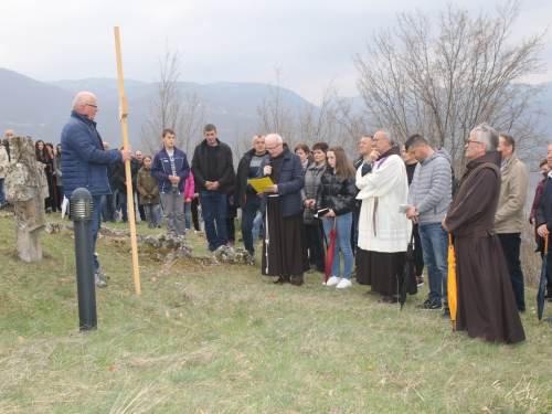 FOTO: Ramski put križa na brdo Gračac