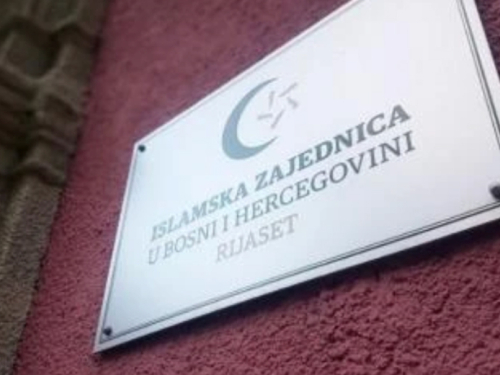 Ni Islamska zajednica ne preporučuje klanjanje na otvorenom