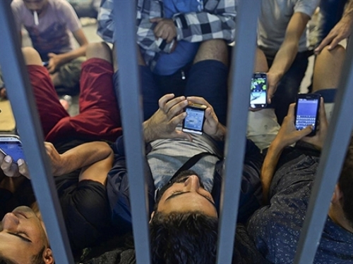 Izbjeglice prosvjedovale jer u prihvatnom centru nemaju Wi-Fi
