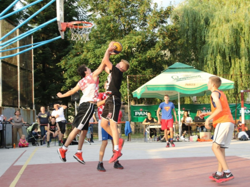 FOTO: Ekipa ''ALF Market'' osvojila Streetball za juniore