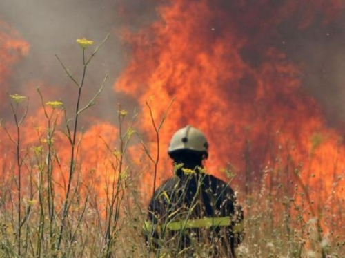 Jedina nada pogled u nebo na kišu, ili hrvatske kanadere