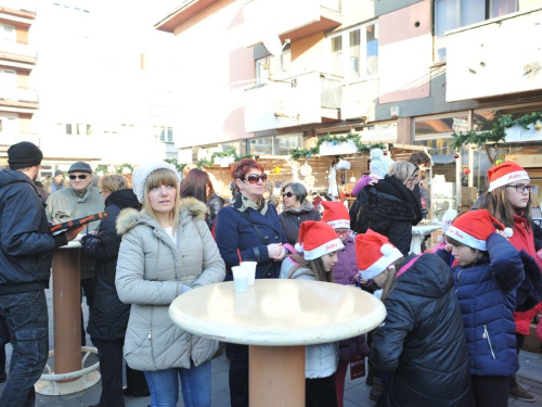 Foto s bugojanskog božićnog sajma