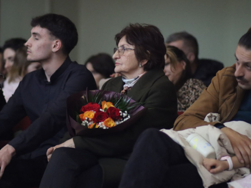 FOTO: U Prozoru predstavljena slikovnica Magdalene Jeličić ''Djed, dječak i računalo''