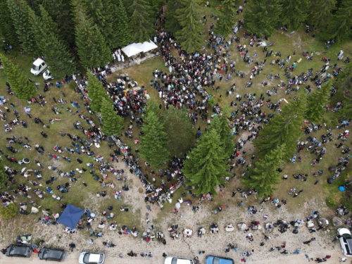 FOTO/VIDEO: Tisuće vjernika na Kedžari proslavilo Divin dan