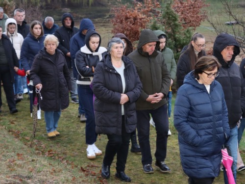 FOTO: Put križa kroz fratarski gaj na Šćitu