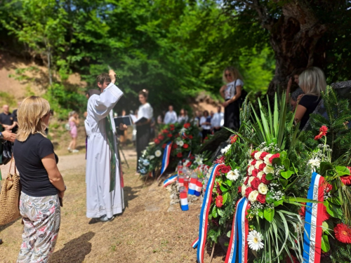 Na Pomenu obilježena 30. obljetnica stradanja hrvatskih branitelja