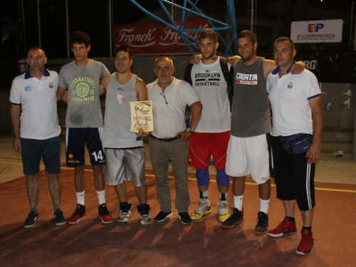 FOTO: ''General Vasilije Mitu'' iz Zagreba pobjednik 15. Streetball Rama