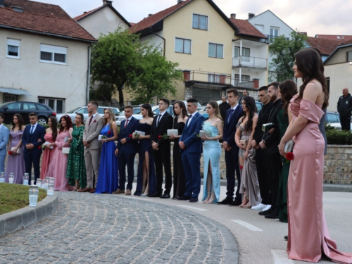 FOTO/VIDEO: Matura 2023. - Defile mladosti na ulicama Prozora