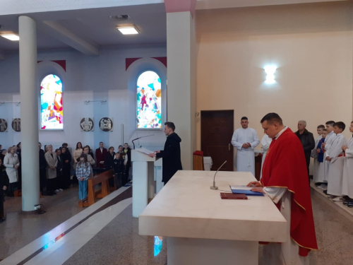 FOTO: Veliki petak u župi Prozor