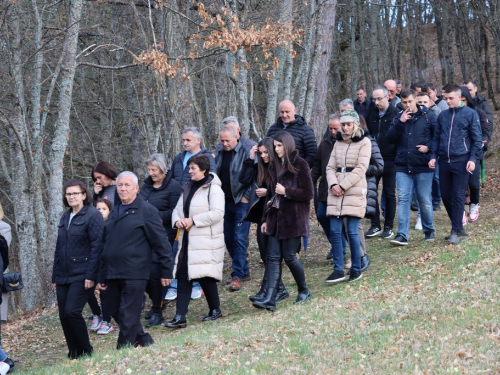 FOTO: Put križa kroz fratarski gaj na Šćitu